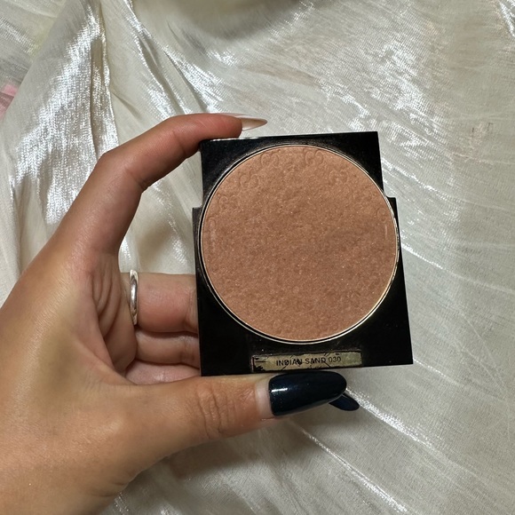Gucci Golden Glow in shade “Indian Sand, #30”